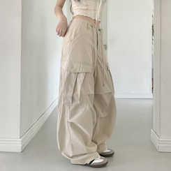 ストリングツーピンタックワイドカーゴパンツ LIGHT BEIGE