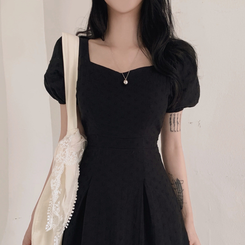 ロングワンピース フラワー半袖パフロングワンピース BLACK