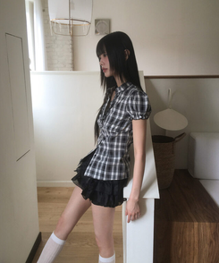 ブラウス Vネックチェックフリルブラウス BLACK