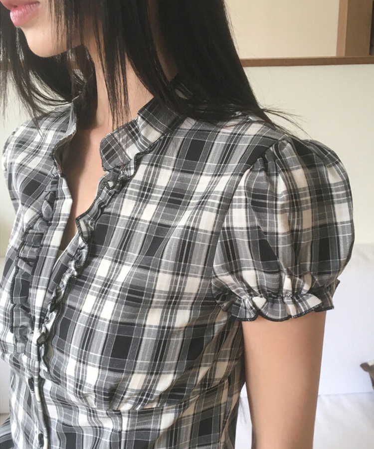 Vネックチェックフリルブラウス BLACK