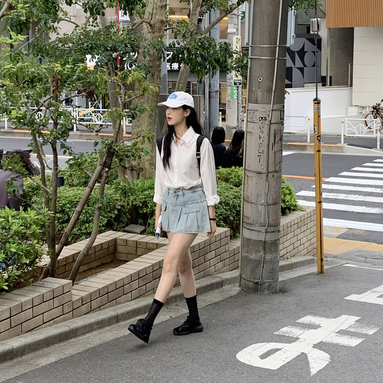 （パンツ裏地付き／レトロでラブリーなムード＊.*／太ももカバー効果）リバオン プリーツウォッシュ Aライン デニムミニスカート LIGHT BLUE