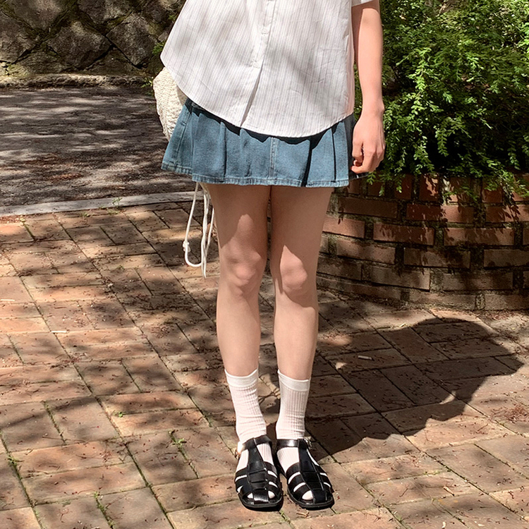 （パンツ裏地付き／レトロでラブリーなムード＊.*／太ももカバー効果）リバオン プリーツウォッシュ Aライン デニムミニスカート DEEP BLUE