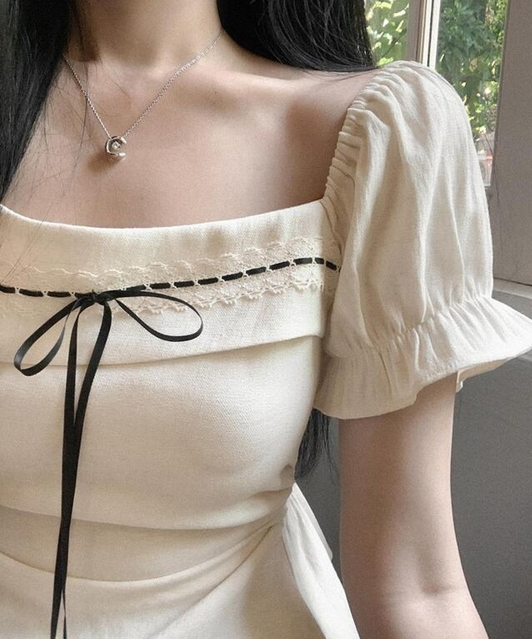 リボンシャーリングブラウス LIGHT BEIGE