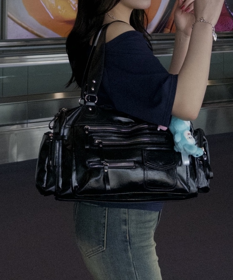 スリージップポケットショルダーバッグ  BLACK