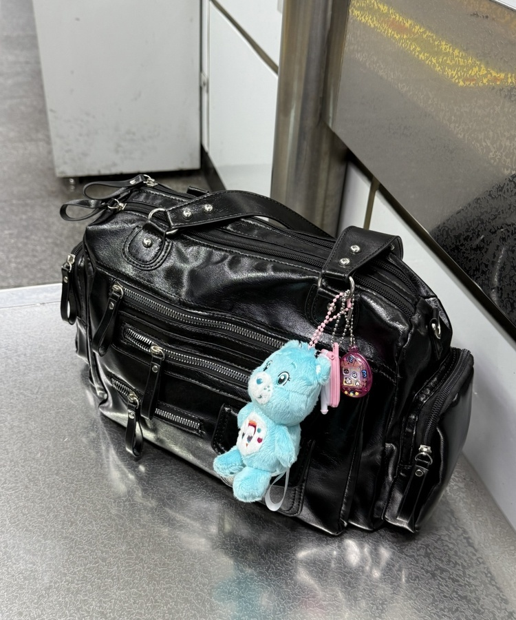 スリージップポケットショルダーバッグ  BLACK