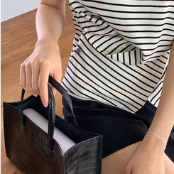 ノースリーブ (脇肉カバー/洗練美♥)メロ ラウンドネック ツーボタン ラップドレープ キャップスリーブ ニット IVORY