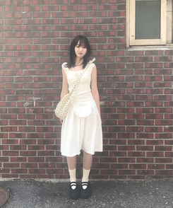 【ミニバッグ ベルト付き】フレアナイロンロングスカート IVORY