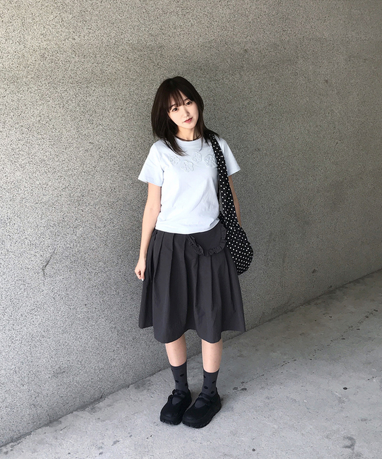 フラワーラウンドセミクロップ半袖Tシャツ(5color) SKY BLUE