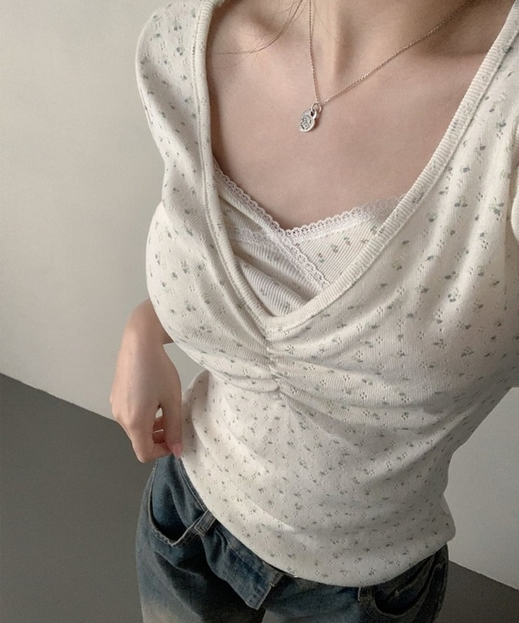 フラワーVネックシャーリング半袖Tシャツ CREAM
