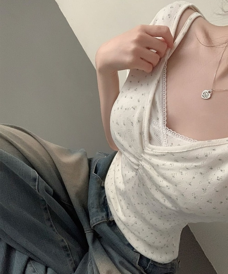 フラワーVネックシャーリング半袖Tシャツ CREAM