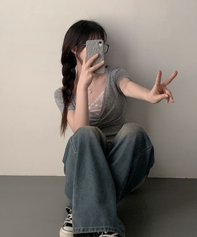 フラワーVネックシャーリング半袖Tシャツ GREY