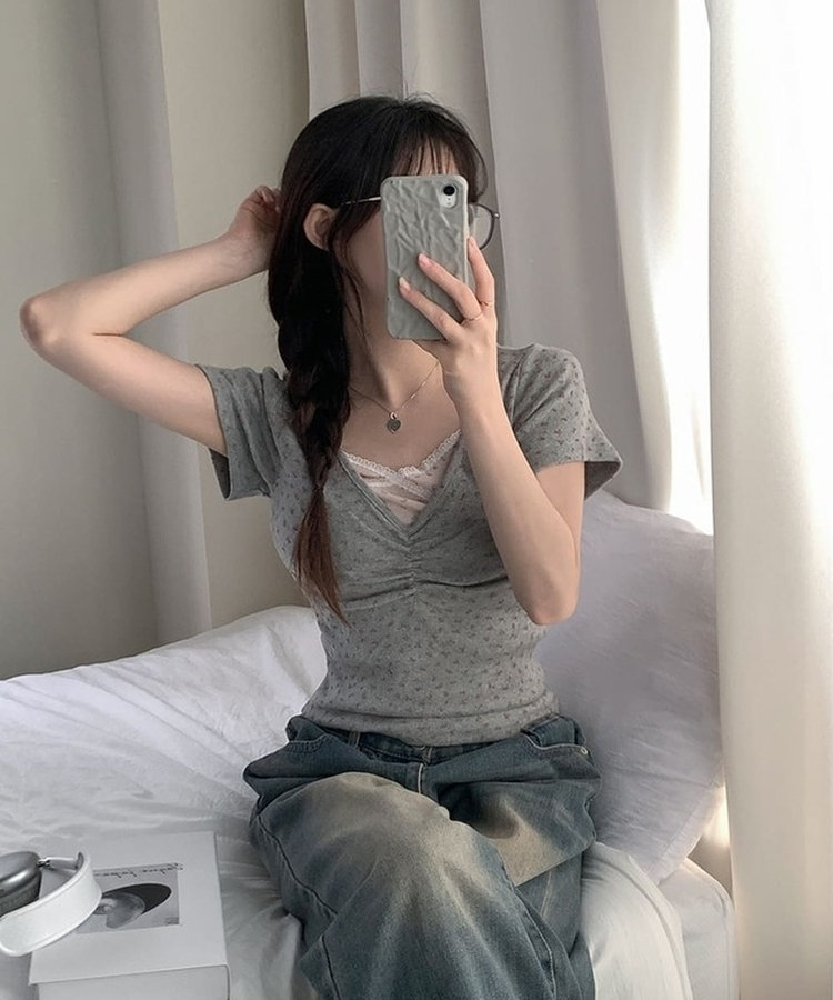 フラワーVネックシャーリング半袖Tシャツ GREY