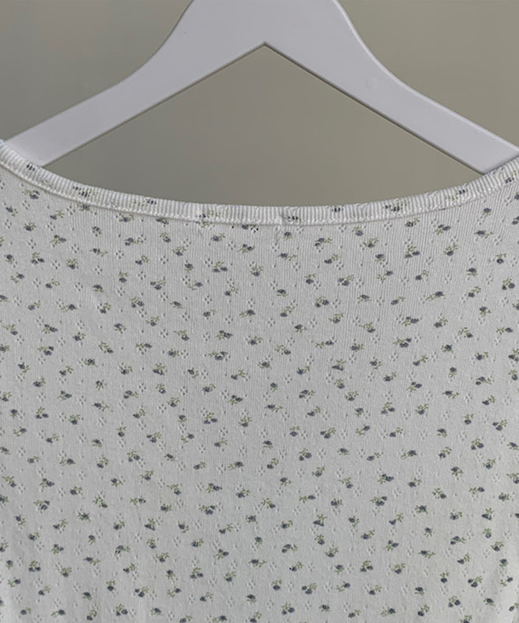 フラワーVネックシャーリング半袖Tシャツ