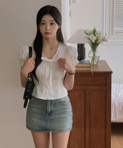 ブラウス リボンフラワーボタンパフ半袖ブラウス WHITE