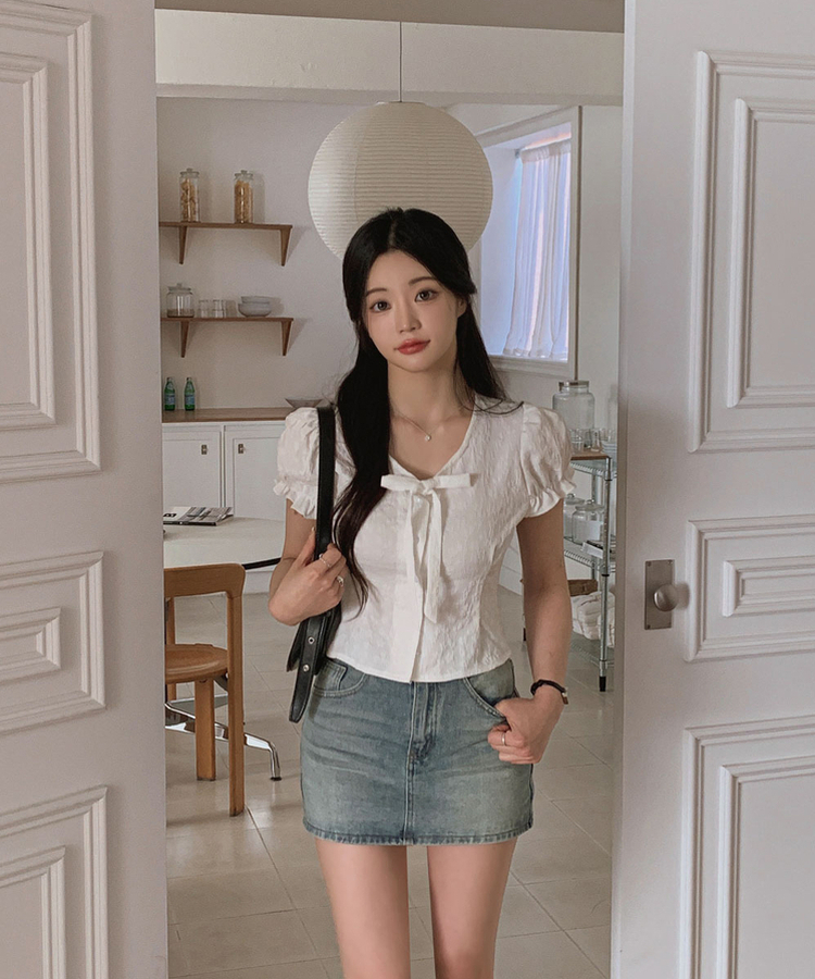 リボンフラワーボタンパフ半袖ブラウス WHITE