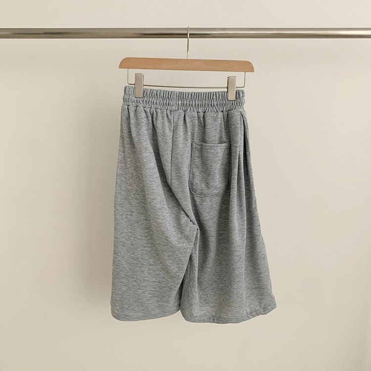 ハイウエストピンタックトレーニンバミューダパンツ