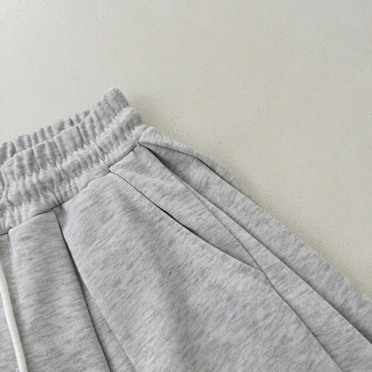 ハイウエストピンタックトレーニンバミューダパンツ
