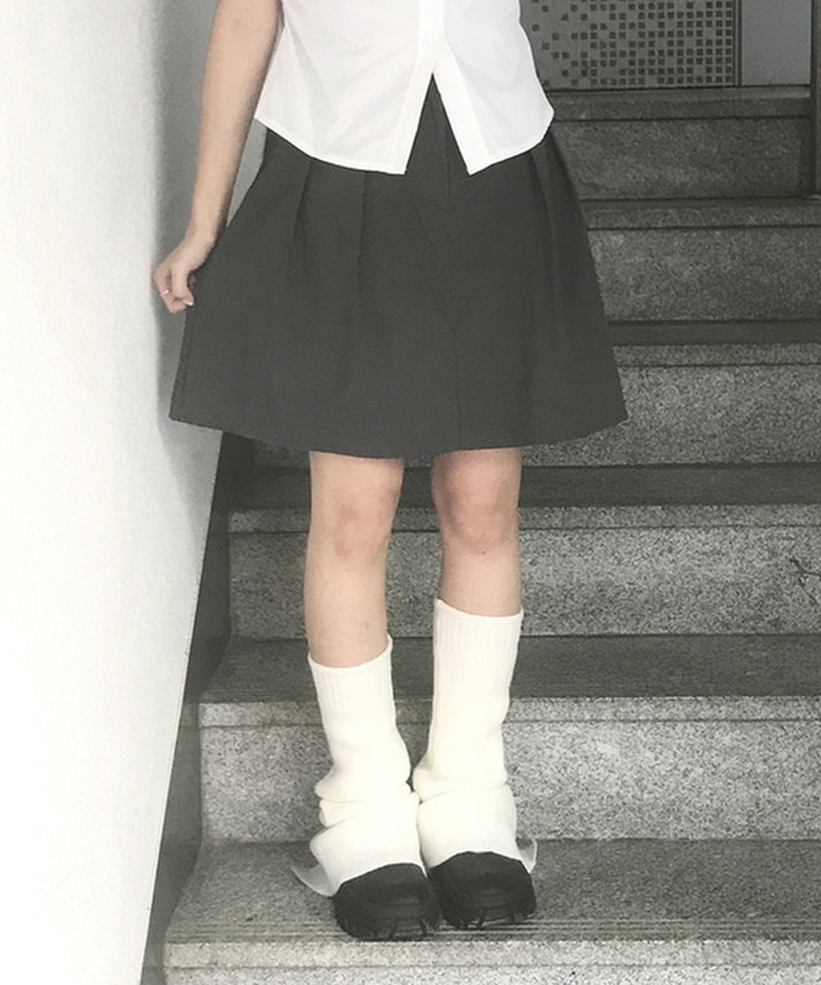 ピンタックAラインナイロンミディスカート CHARCOAL