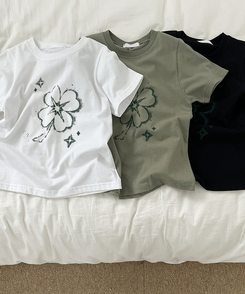 クローバーセミクロップ半袖Tシャツ
