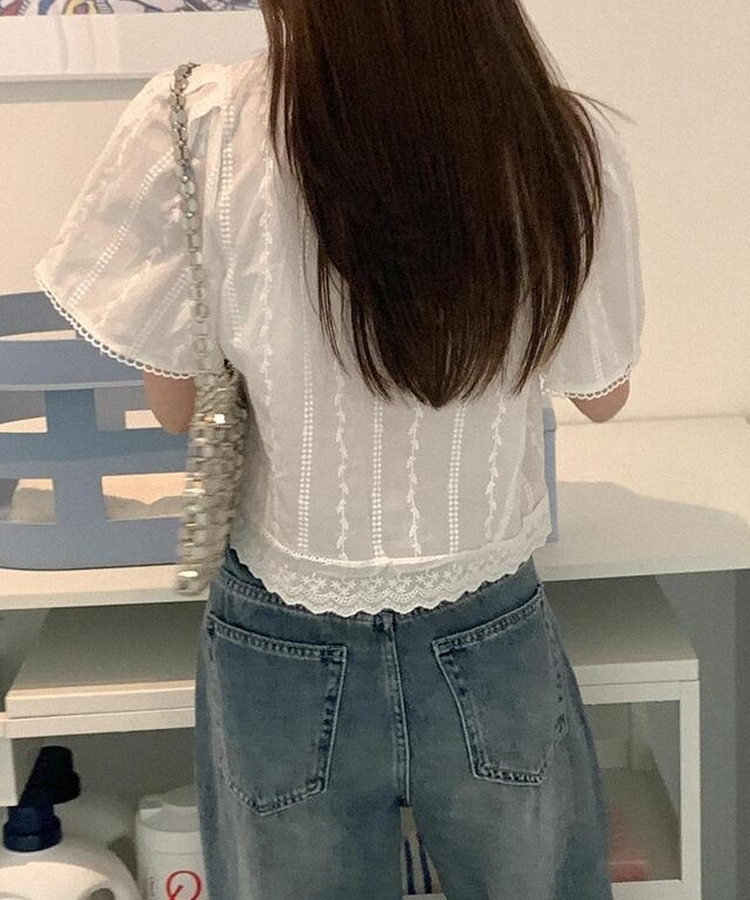 フラワー刺繍ブラウス IVORY