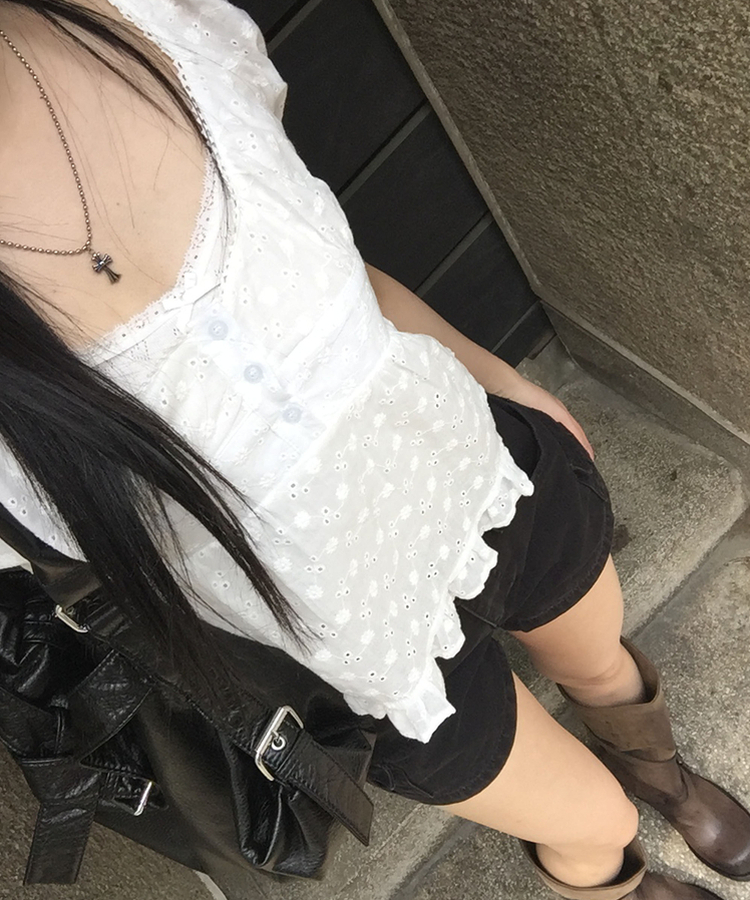 フラワーパンチングパフブラウス WHITE