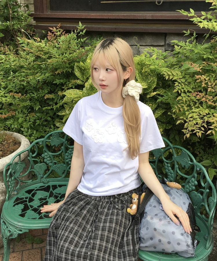 플라워패치반팔티셔츠 화이트