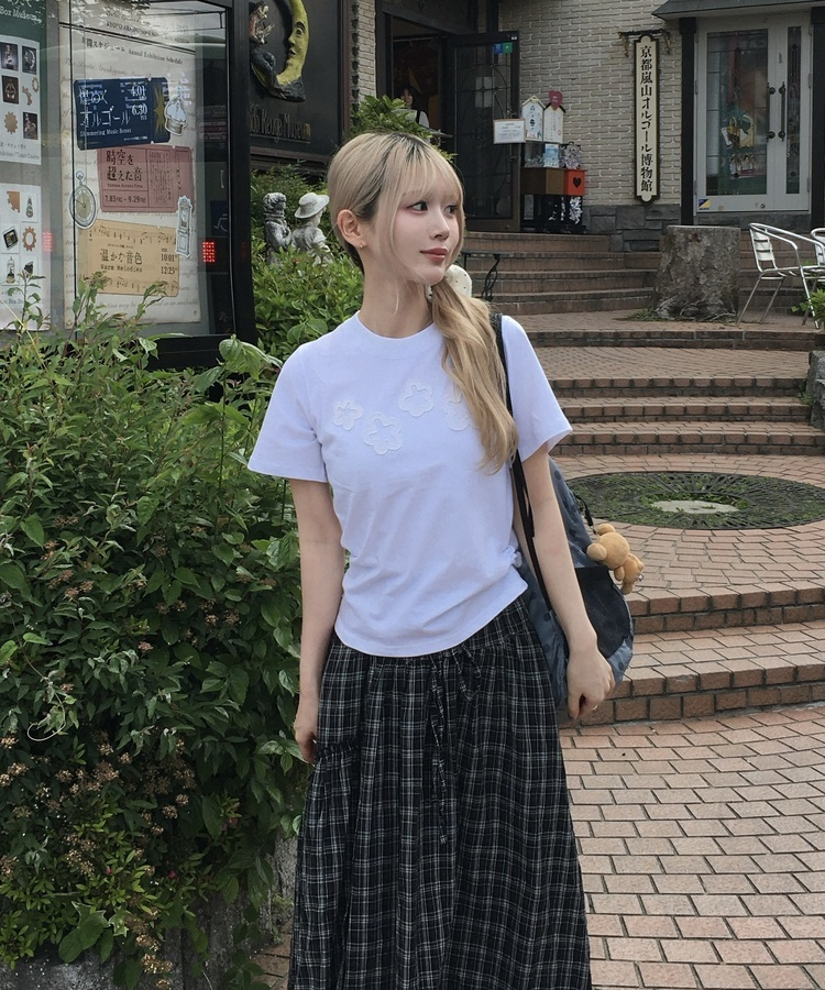 플라워패치반팔티셔츠 화이트