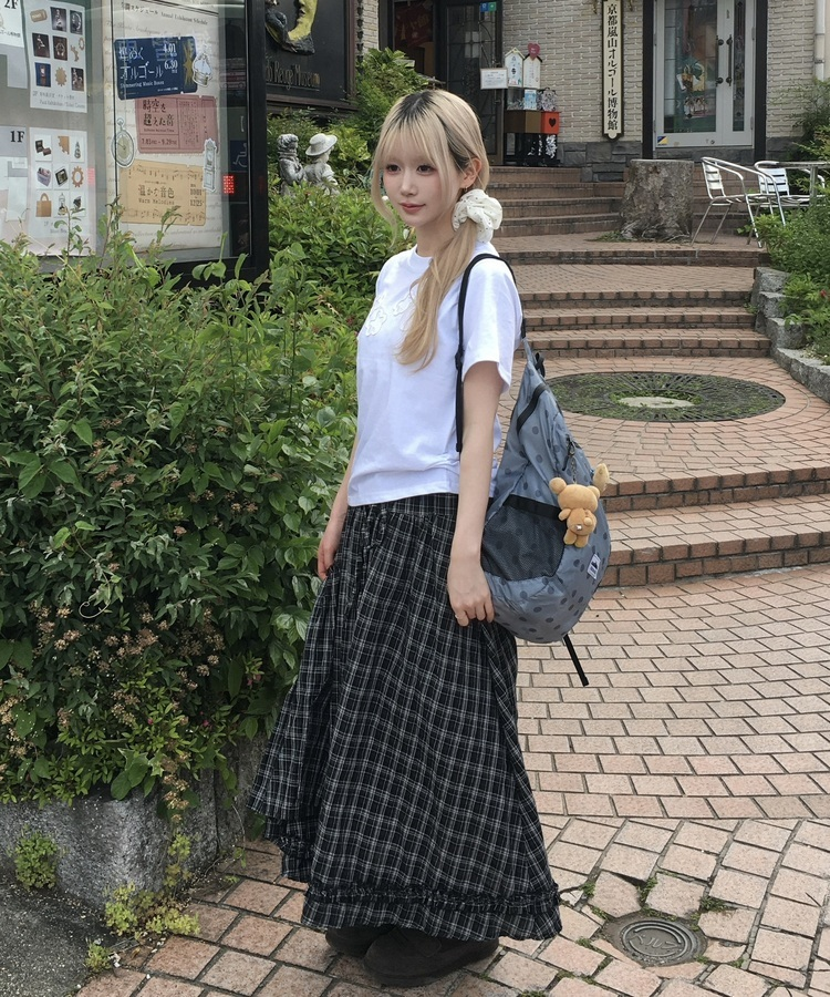 플라워패치반팔티셔츠 화이트