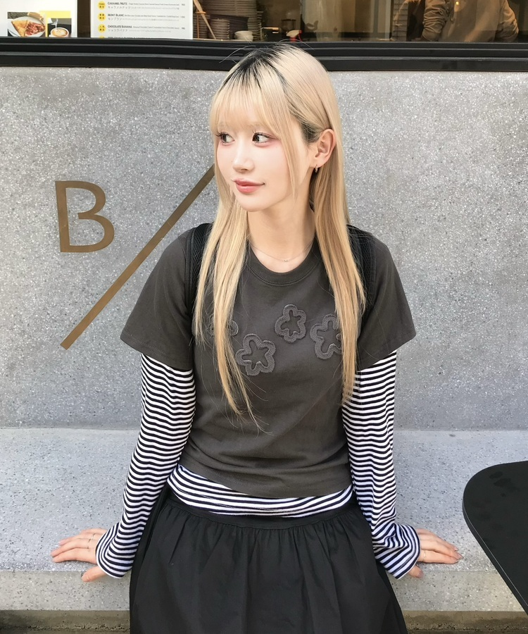 플라워패치반팔티셔츠 먹색