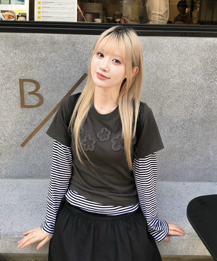 플라워패치반팔티셔츠 먹색