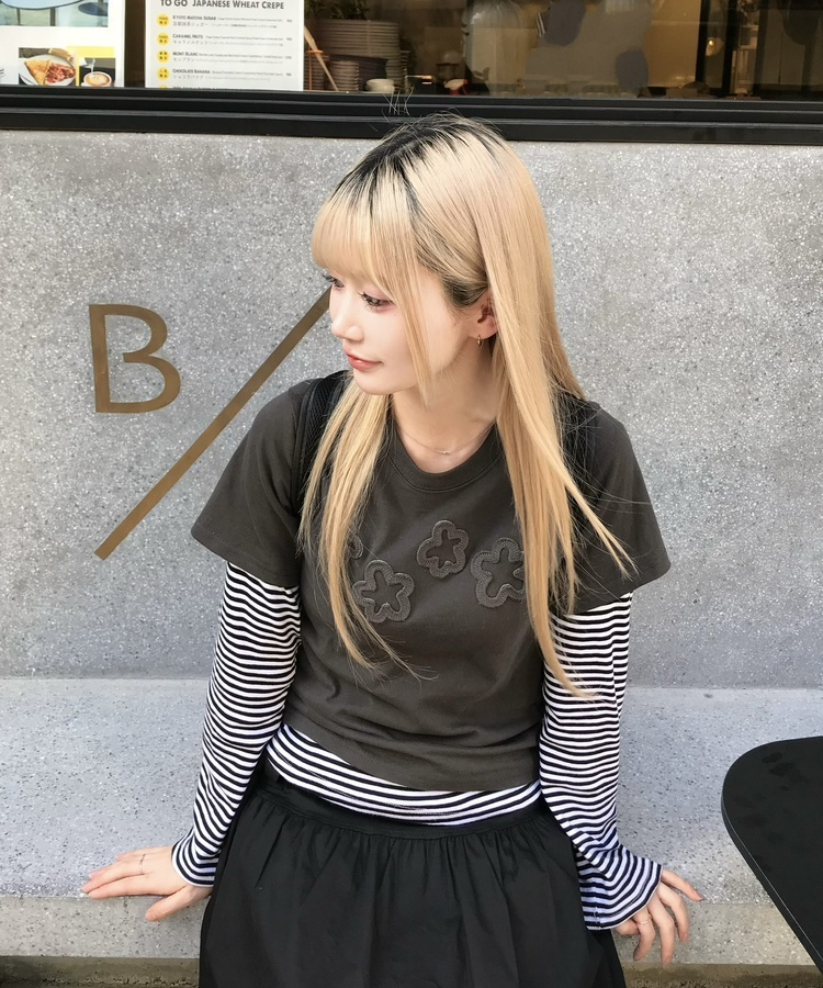플라워패치반팔티셔츠 먹색