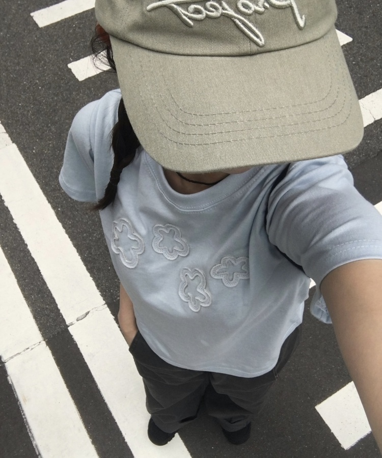 フラワーパッチ半袖Tシャツ SKY BLUE