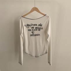 長袖Tシャツ レタリングオフショルダー長袖Tシャツ