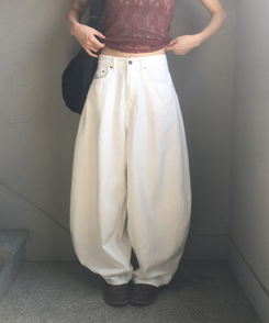 エンジェルウィング刺繍ワイドパンツ IVORY