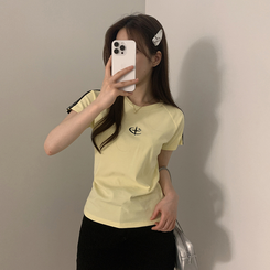 半袖Tシャツ ラインロゴ刺繍半袖Tシャツ YELLOW
