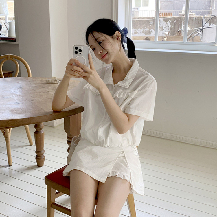 （軽くて涼しいセットアイテム*.*/生活防水可能/活用度アップ）リベラレースシャカシャカ半袖ジップアップバックゴムミニスカートセットアップ IVORY