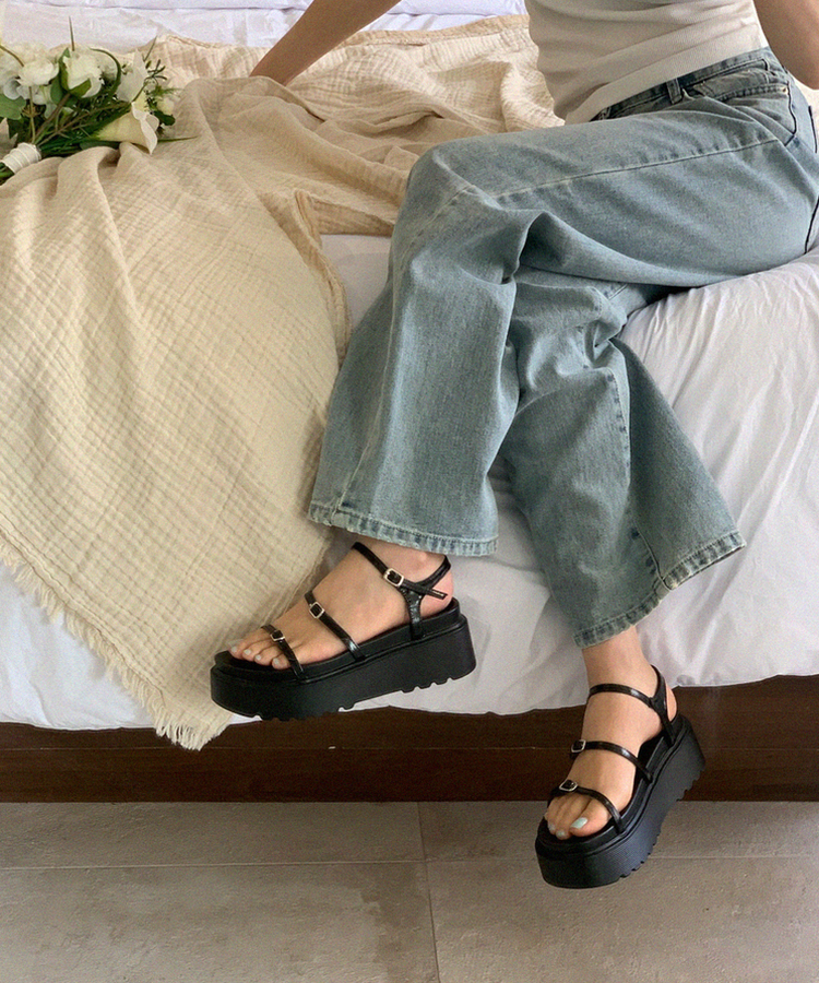 プラットフォームサンダル BLACK
