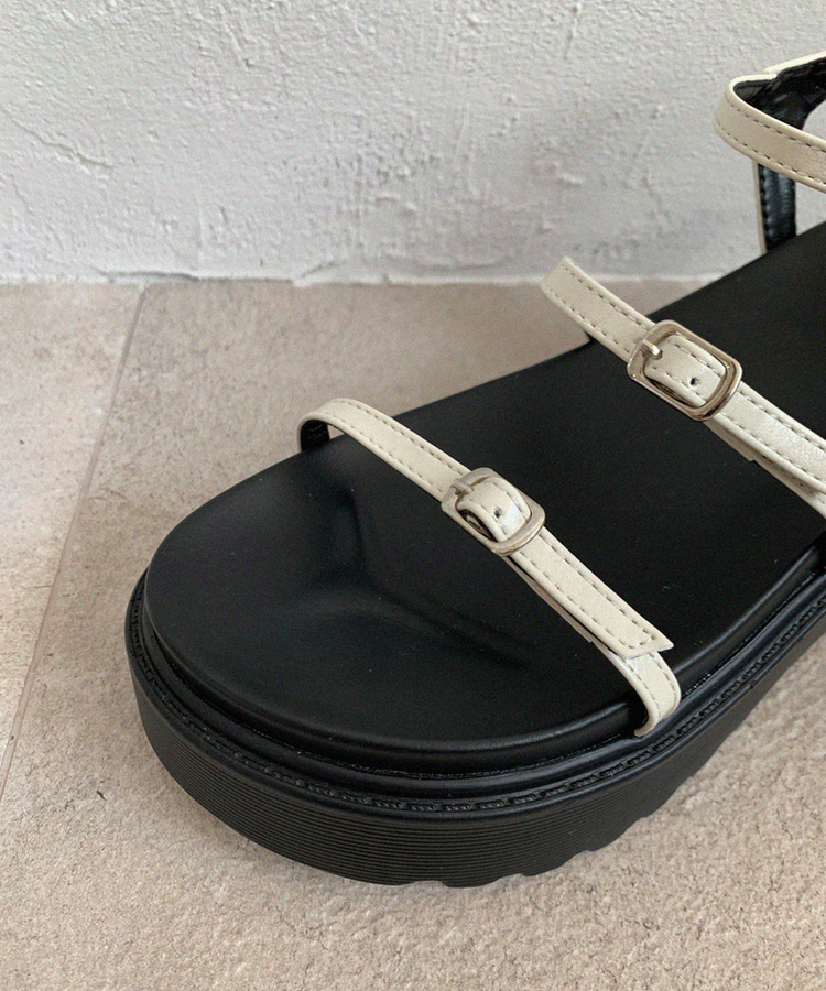 プラットフォームサンダル