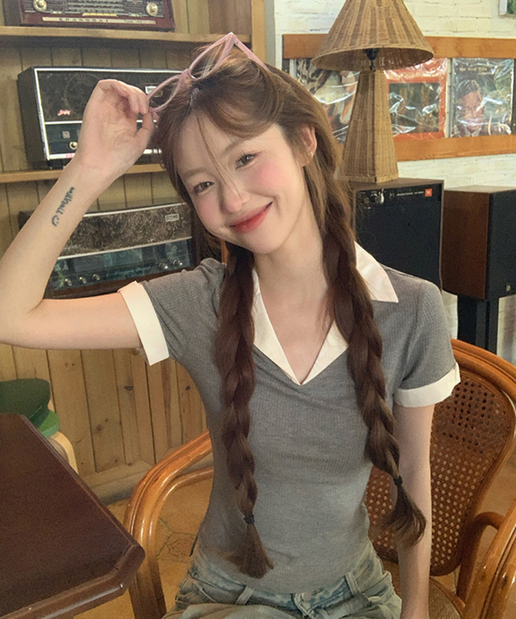ホワイトVネックハーフTシャツ GREY