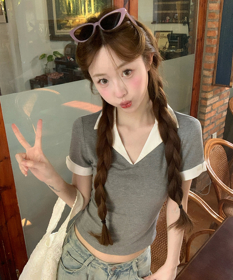 ホワイトVネックハーフTシャツ GREY
