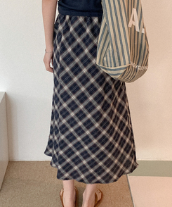 ミディ/ロングスカート チェックホイランロングスカート NAVY