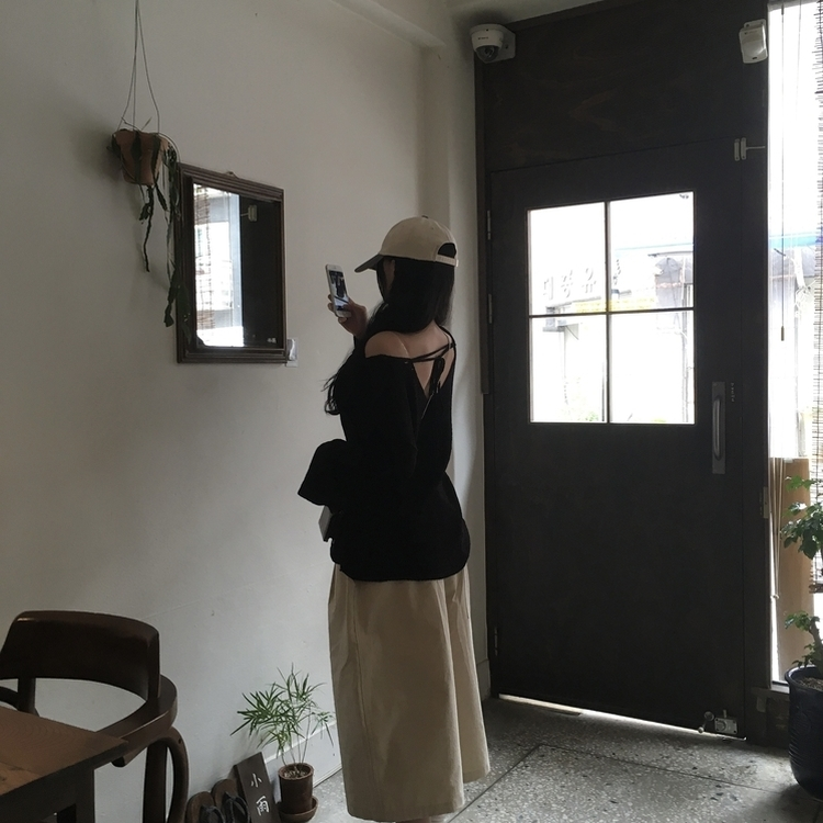 オフショルダーオフニット BLACK
