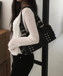 バッグ スタッドバックルレザーショルダーバッグ BLACK