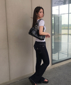 バッグ スタッドバックルレザーショルダーバッグ BLACK