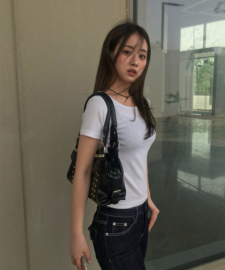 スタッドバックルレザーショルダーバッグ BLACK