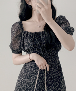 ミニワンピース フローラルスモークミニワンピース BLACK