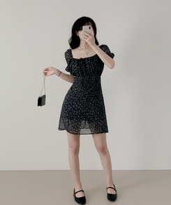 ミニワンピース フローラルスモークミニワンピース BLACK