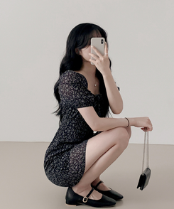 ミニワンピース フローラルスモークミニワンピース BLACK