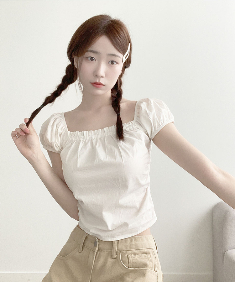 [코디추천/러블리] 뮤치 체크&무지 퍼프소매 스모크 밴딩 오프넥 스퀘어넥 크롭 블라우스 화이트