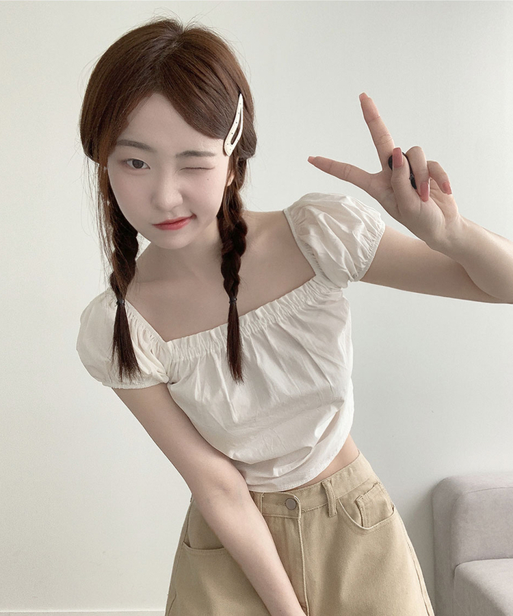 [코디추천/러블리] 뮤치 체크&무지 퍼프소매 스모크 밴딩 오프넥 스퀘어넥 크롭 블라우스 화이트